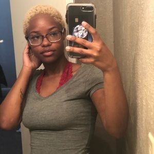 Meet your Posher, Kayla